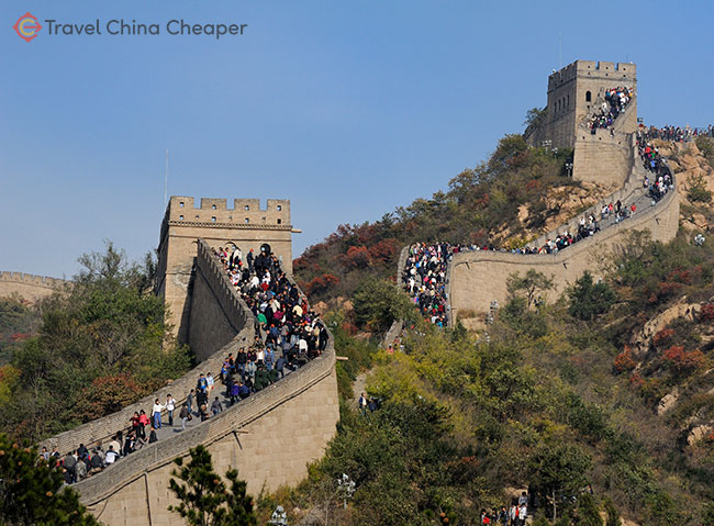 Crowds of tourists on the Great Wall of China
